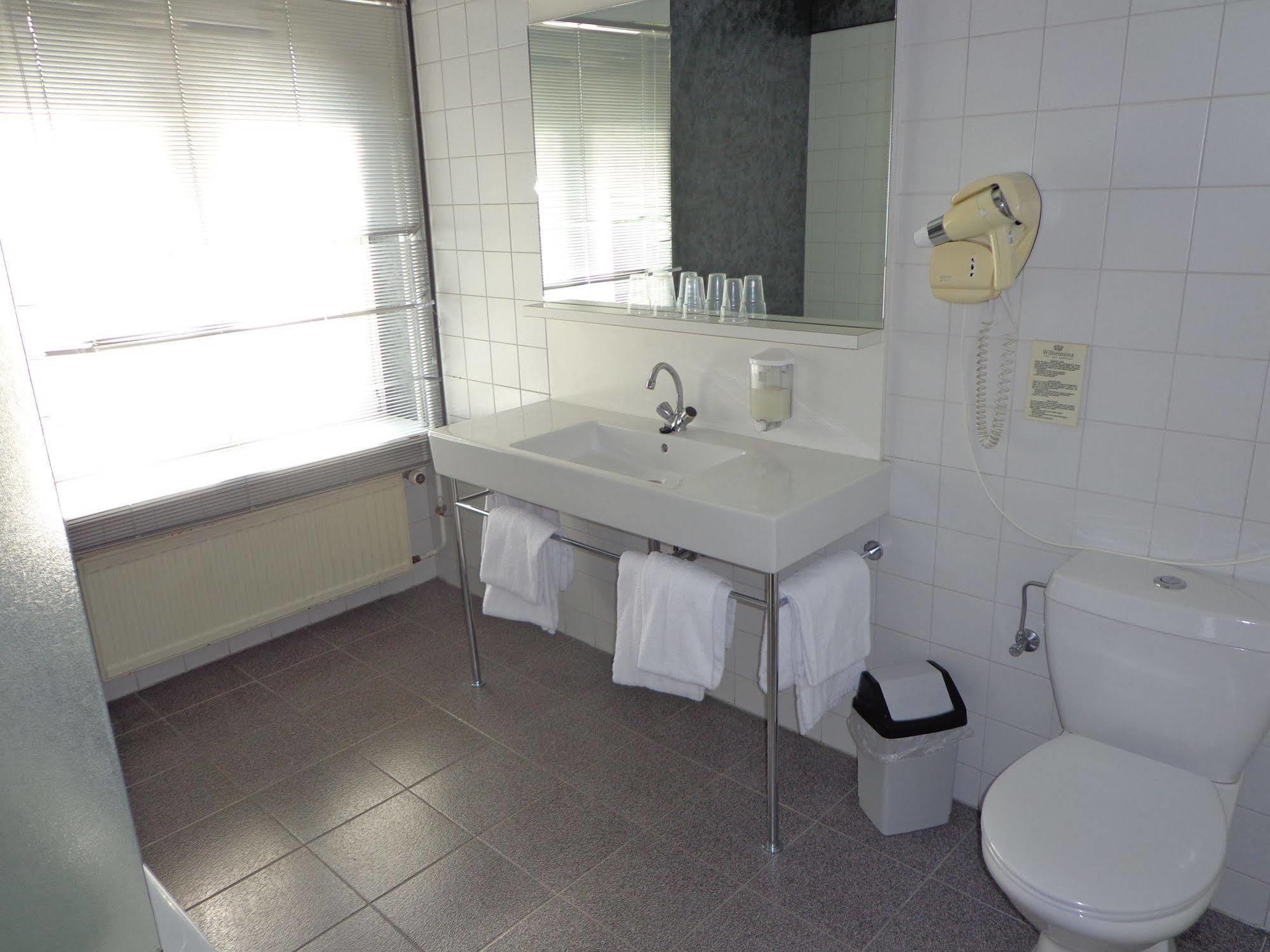 Hotel Wilhelmina Венло Экстерьер фото