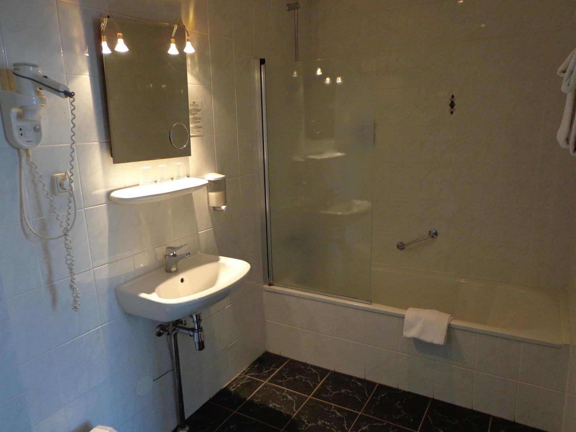 Hotel Wilhelmina Венло Экстерьер фото